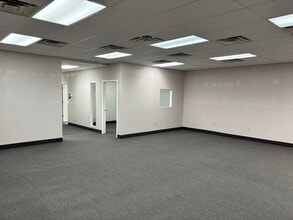 8252 Darrow Rd, Twinsburg, OH for lease Building Photo- Image 1 of 2