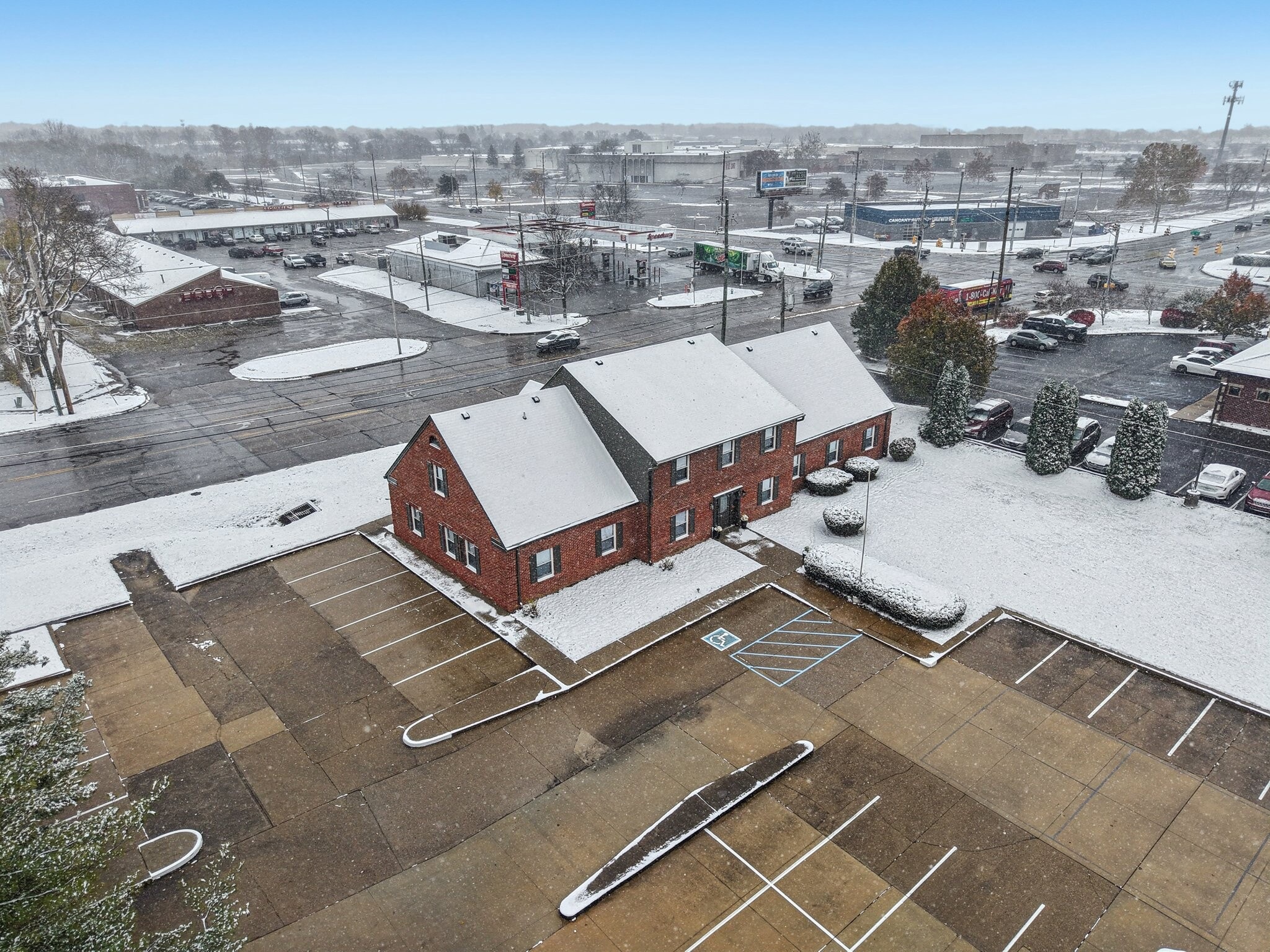 1026 N Mitthoeffer Rd, Indianapolis, IN for sale Primary Photo- Image 1 of 12