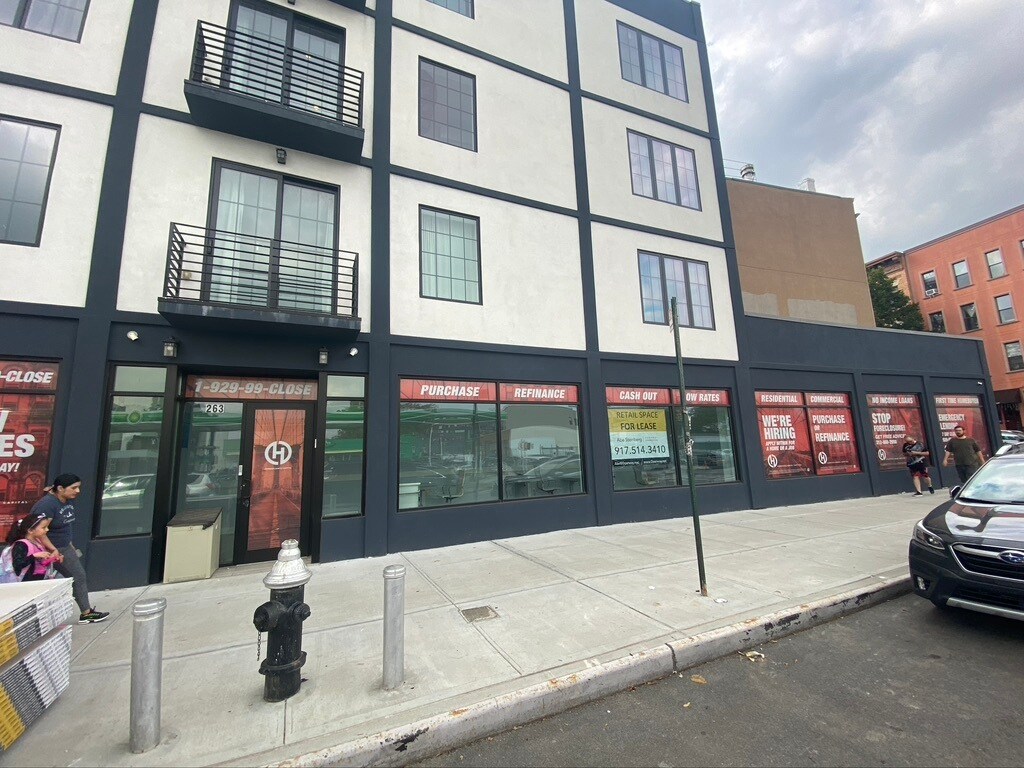 263 McGuinness Blvd, Brooklyn, NY for lease Primary Photo- Image 1 of 2