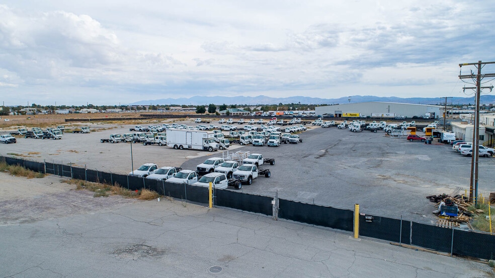 444 W Avenue H6, Lancaster, CA for lease - Building Photo - Image 2 of 6