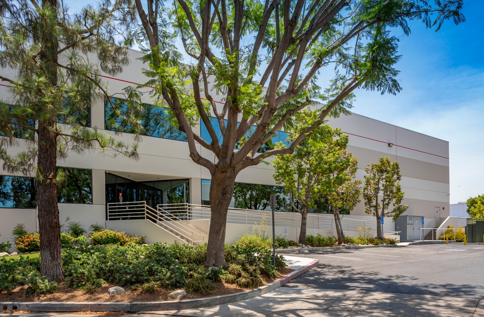 1468 Davril Cir, Corona, CA for lease Primary Photo- Image 1 of 3