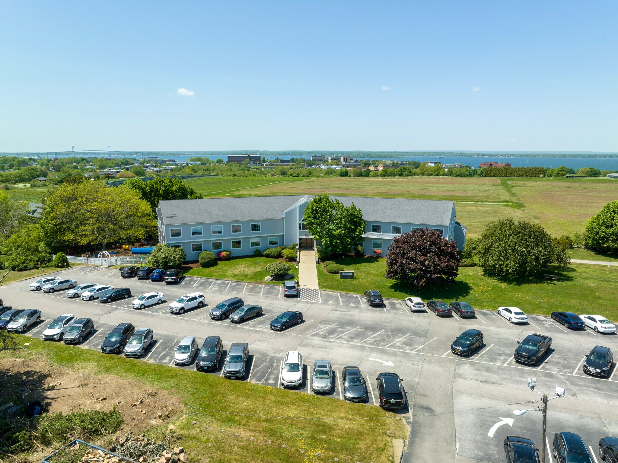 1272 W Main Rd, Middletown, RI à louer Photo du bâtiment- Image 1 de 23