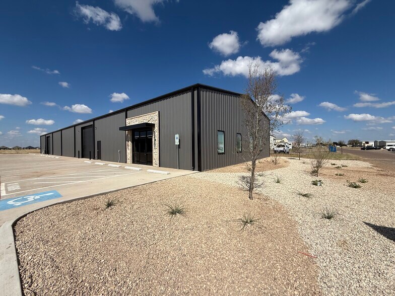 8810 Valencia Ave, Lubbock, TX à louer - Photo du bâtiment - Image 1 de 5