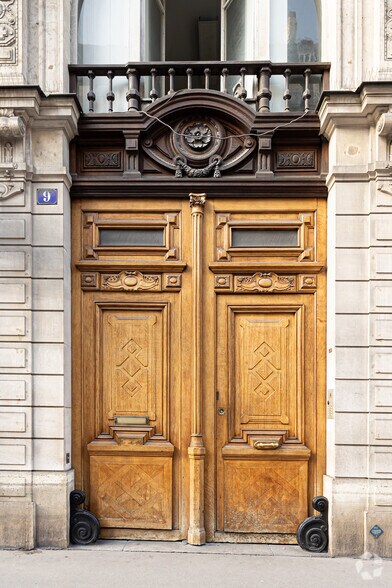 Retail in Paris for lease - Building Photo - Image 3 of 4