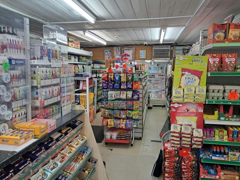 Terrace Road North, Bracknell à vendre - Photo du bâtiment - Image 2 de 4