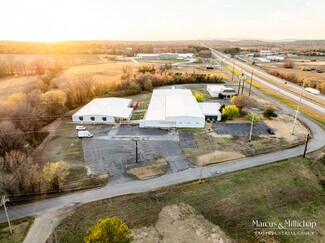Plus de détails pour 218 Massengale Rd, Clarksville, AR - Industriel à vendre