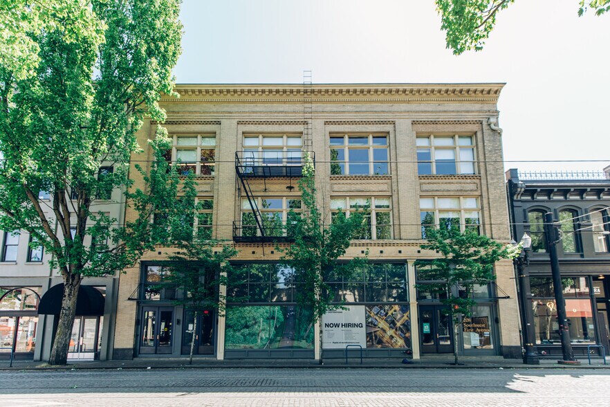208 SW First Ave, Portland, OR à louer - Photo du bâtiment - Image 1 de 3