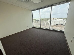 1106 Clayton Ln, Austin, TX for lease Interior Photo- Image 1 of 1