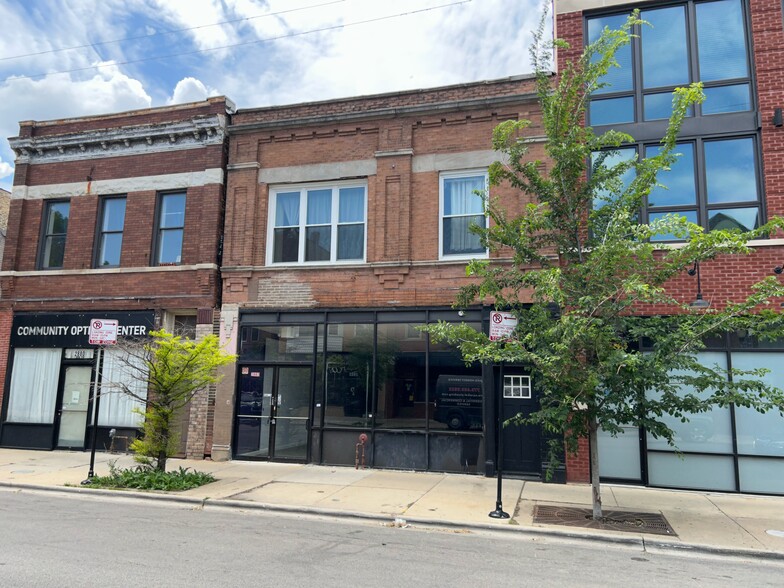 2882 N Milwaukee Ave, Chicago, IL for lease - Building Photo - Image 3 of 12