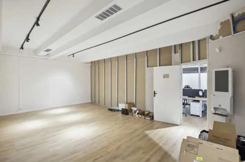 32 Rue De Paradis, Paris for sale - Interior Photo - Image 2 of 13