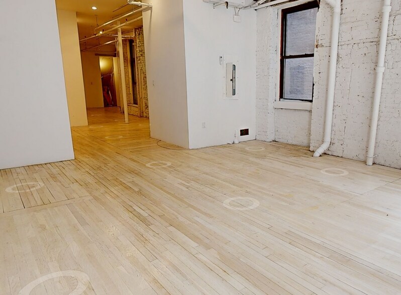 25 Howard St, New York, NY à louer - Numérisation 3D de Matterport - Image 3 de 6