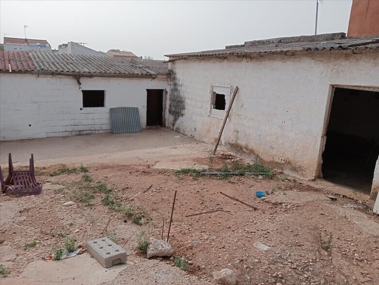 Calle Carmonita, Mérida, Badajoz for sale - Primary Photo - Image 3 of 19