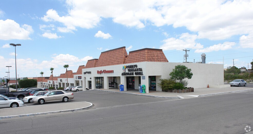 7200-7240 N Mesa St, El Paso, TX à louer - Photo du bâtiment - Image 2 de 4