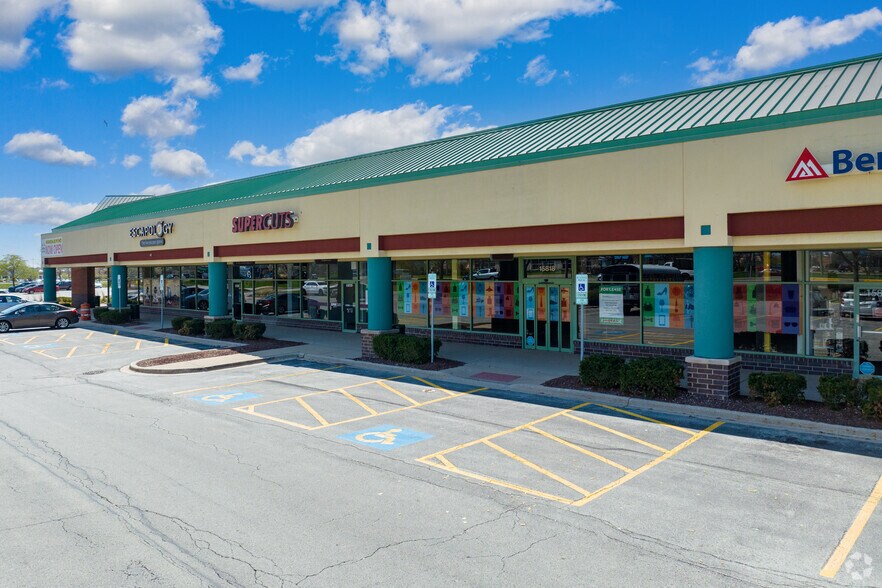 15800-15840 S Harlem Ave, Orland Park, IL à louer - Photo du bâtiment - Image 2 de 7