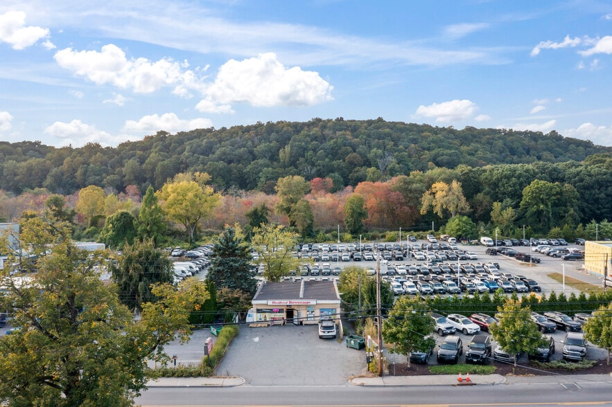 545 Bedford Rd, Bedford Hills, NY for sale - Aerial - Image 2 of 4