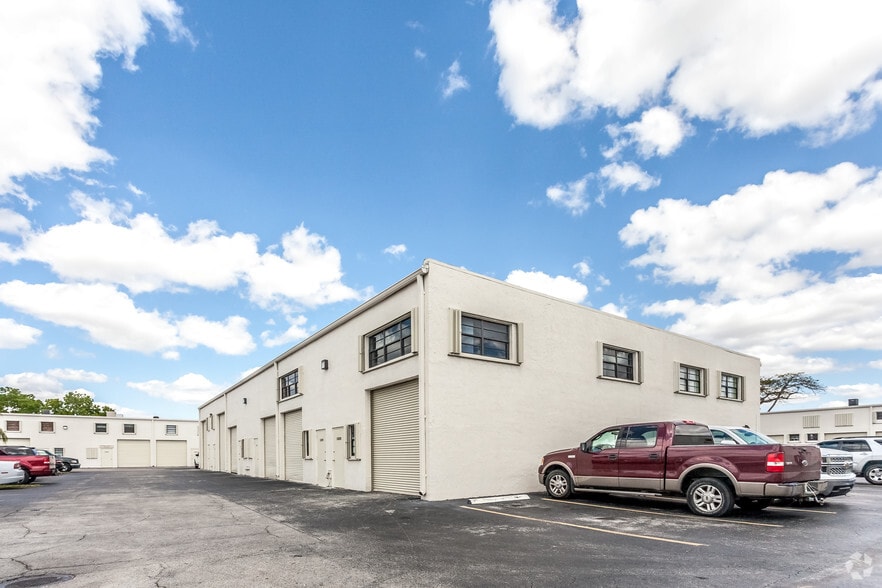 13957 SW 140th St, Miami, FL for lease - Building Photo - Image 2 of 31
