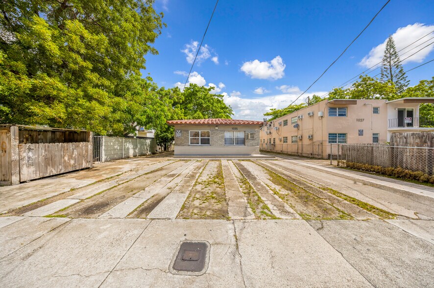 1035 NW 4th St, Miami, FL à vendre - Photo du bâtiment - Image 3 de 55