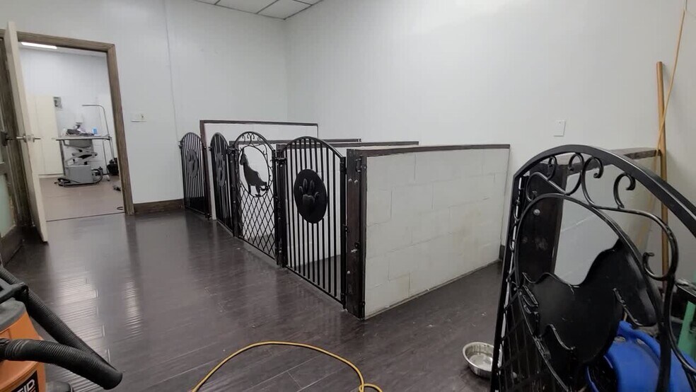 17323-17340 Ventura Blvd, Encino, CA à vendre - Vidéo sur l’inscription commerciale - Image 2 de 40