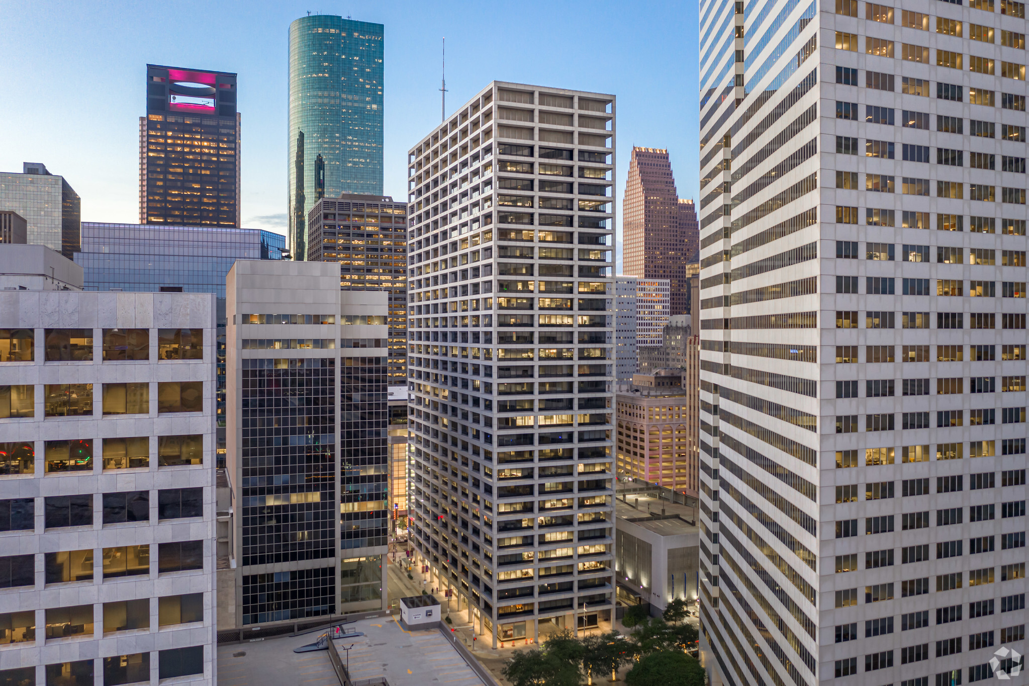 1021 Main St, Houston, TX for lease Building Photo- Image 1 of 6