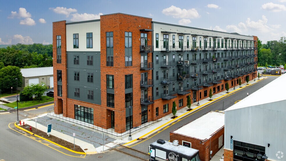 11744 Main St, Fredericksburg, VA à louer - Photo du bâtiment - Image 3 de 15