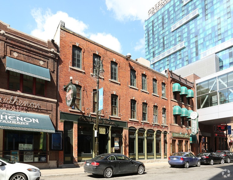 553 Monroe St, Detroit, MI for lease - Primary Photo - Image 1 of 8