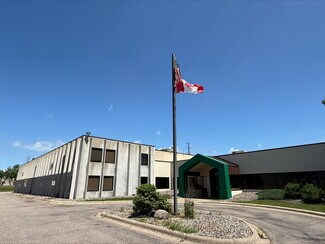 Plus de détails pour 300 Lake Hazeltine Dr, Chaska, MN - Industriel à vendre