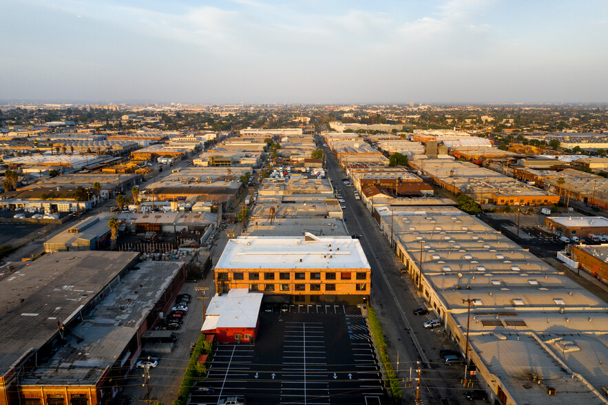 615 E 61st St, Los Angeles, CA for sale - Aerial - Image 3 of 26