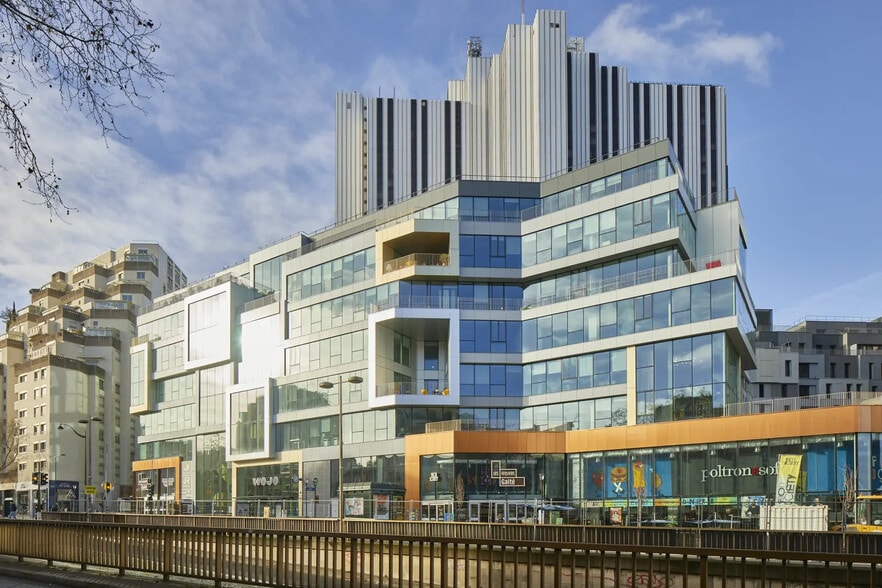 Coworking Space in Paris for lease - Building Photo - Image 1 of 1