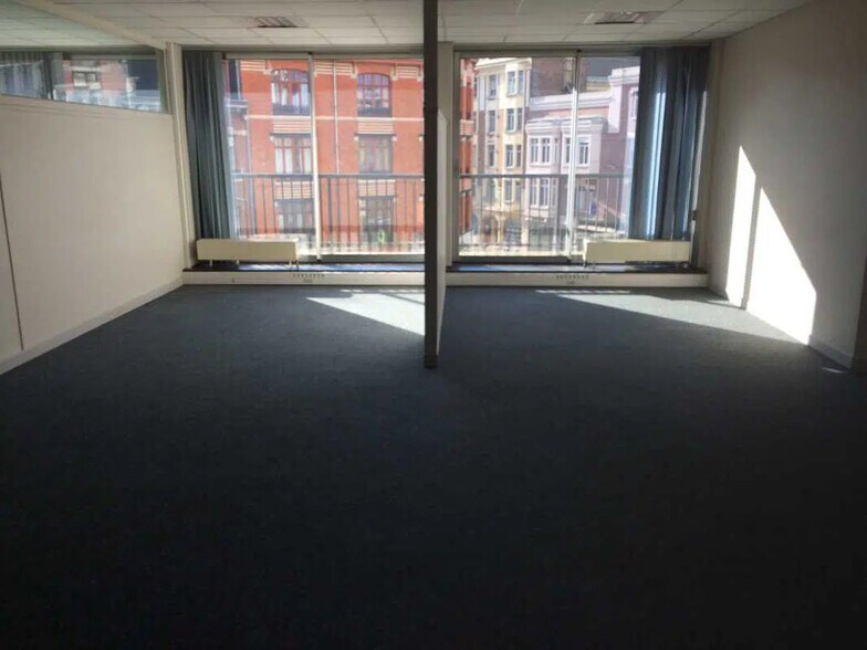 Office in Lille for lease - Interior Photo - Image 2 of 4