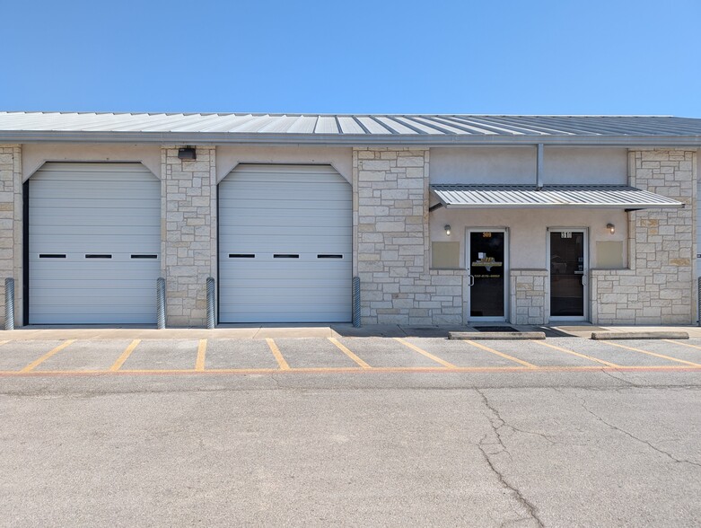 2250 County Road 172, Round Rock, TX for lease - Primary Photo - Image 1 of 5