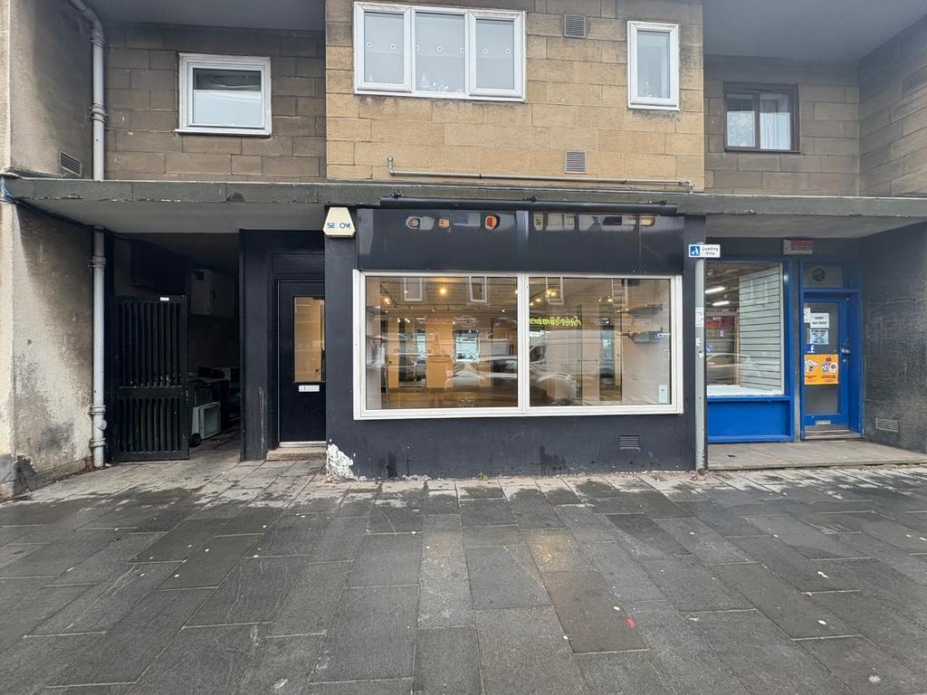 18 High St, Bonnyrigg à louer Photo principale- Image 1 de 11