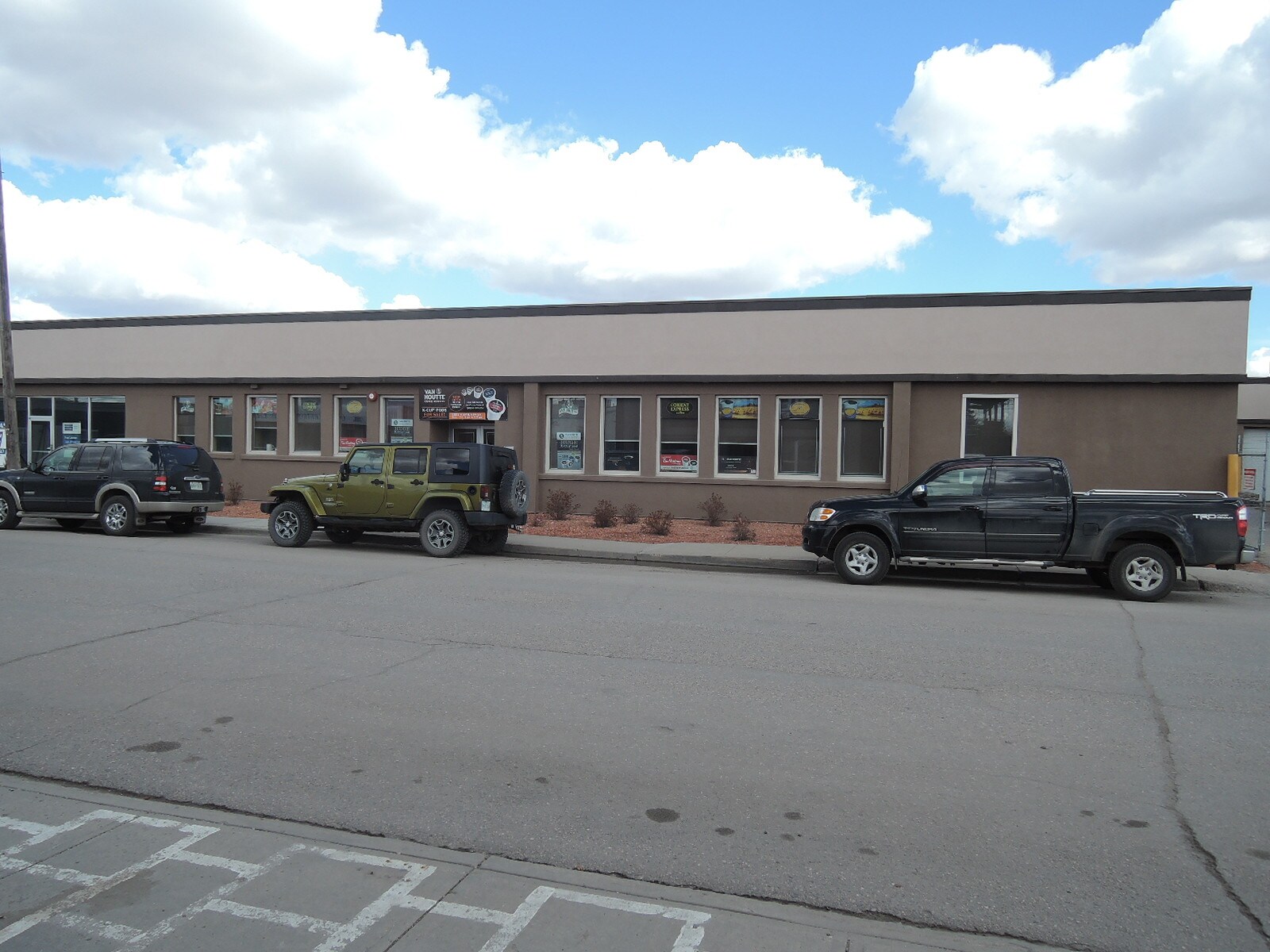 1319-1321 Hamilton St, Regina, SK for lease Building Photo- Image 1 of 4