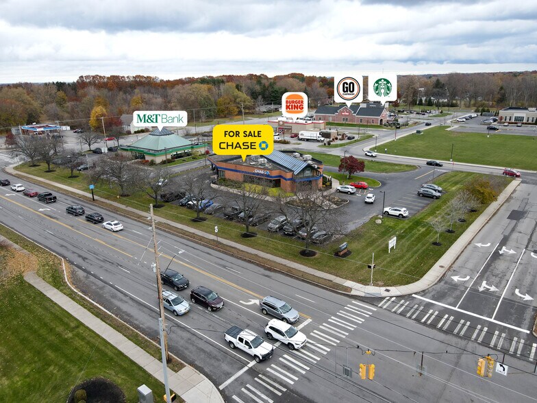690 Long Pond Rd, Greece, NY à vendre - Photo du bâtiment - Image 2 de 12