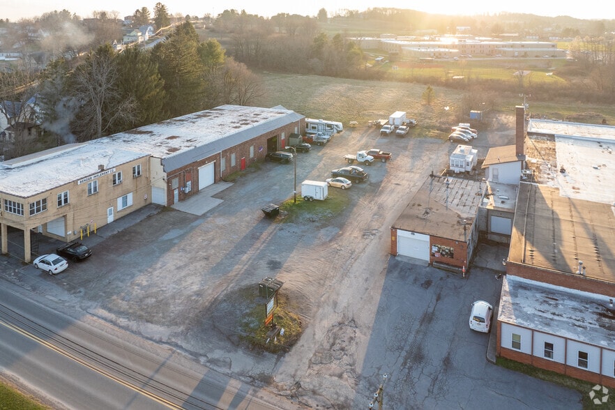 742 S Edgewood Ave, Somerset, PA for sale - Primary Photo - Image 1 of 2