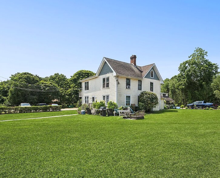 134 Ponquogue Ave, Hampton Bays, NY à vendre - Photo du bâtiment - Image 2 de 19