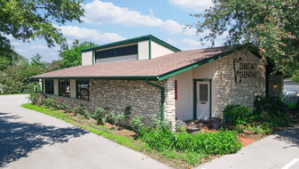 602 N Gray St, Caldwell TX - Parking Garage