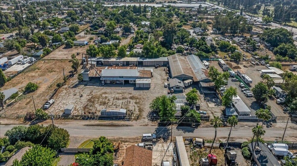 708 N Pleasant Ave, Fresno, CA à vendre - Photo du bâtiment - Image 2 de 83