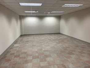 130 N Ridgewood Ave, Daytona Beach, FL for sale Interior Photo- Image 1 of 16