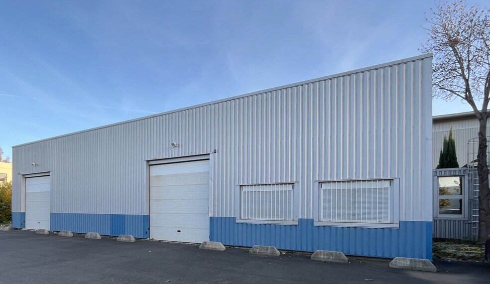 Flex in Gallargues-le-Montueux for lease - Building Photo - Image 2 of 4