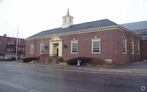 200 Union St, Clinton, MA for lease Primary Photo- Image 1 of 10