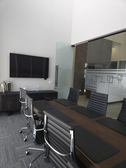 350 Hanlon Creek Blvd, Guelph, ON à louer - Photo intérieure - Image 3 de 8