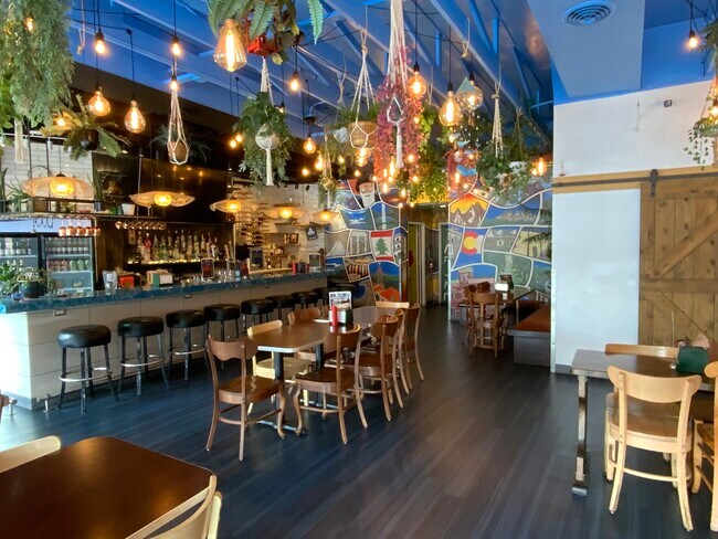 Plus de détails pour 1300 W Elizabeth St, Fort Collins, CO - Commerce de détail à louer