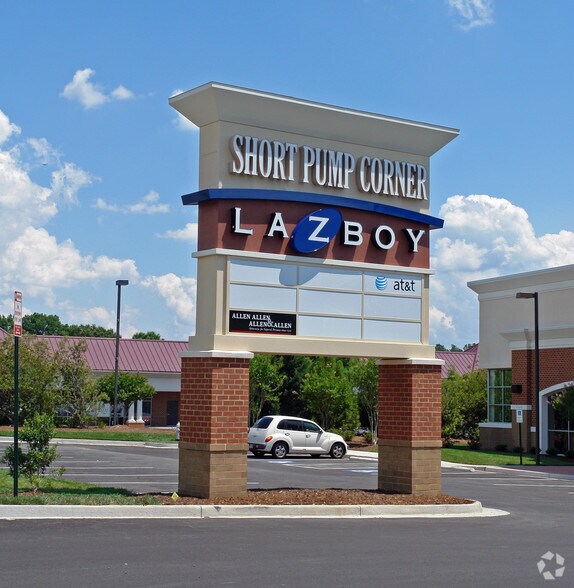 11561-11577 W Broad St, Richmond, VA à louer - Photo du bâtiment - Image 3 de 7