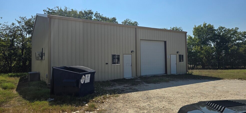 239 Investment Loop, Hutto, TX à louer - Photo du bâtiment - Image 3 de 11