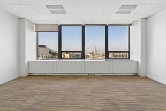 Office in Paris for sale Interior Photo- Image 1 of 12