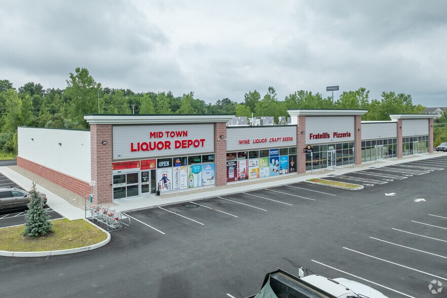 751 Centre of New England Blvd, Coventry, RI for lease - Building Photo - Image 3 of 4