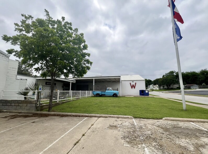 3621 Collinwood Ave, Fort Worth, TX à vendre - Photo du bâtiment - Image 2 de 5