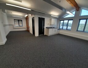 11 High St, Cambridge for lease Interior Photo- Image 2 of 3