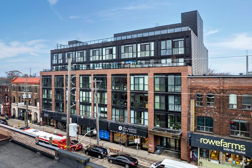 903 Queen St E, Toronto, ON for sale - Primary Photo - Image 1 of 1