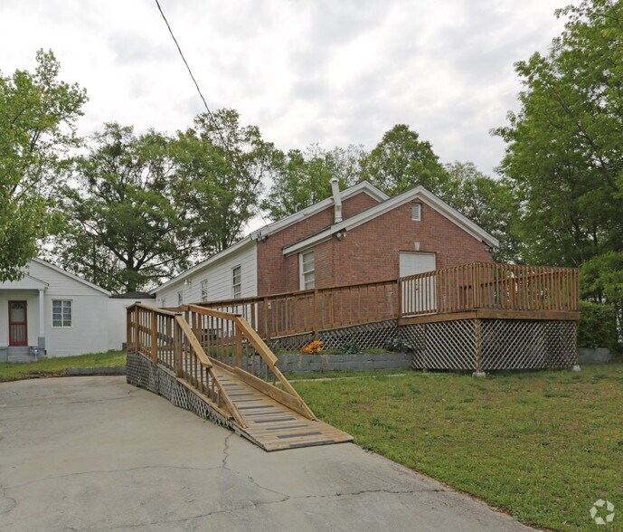 319 Aldridge Ave, Scottdale, GA à vendre - Photo du bâtiment - Image 2 de 24
